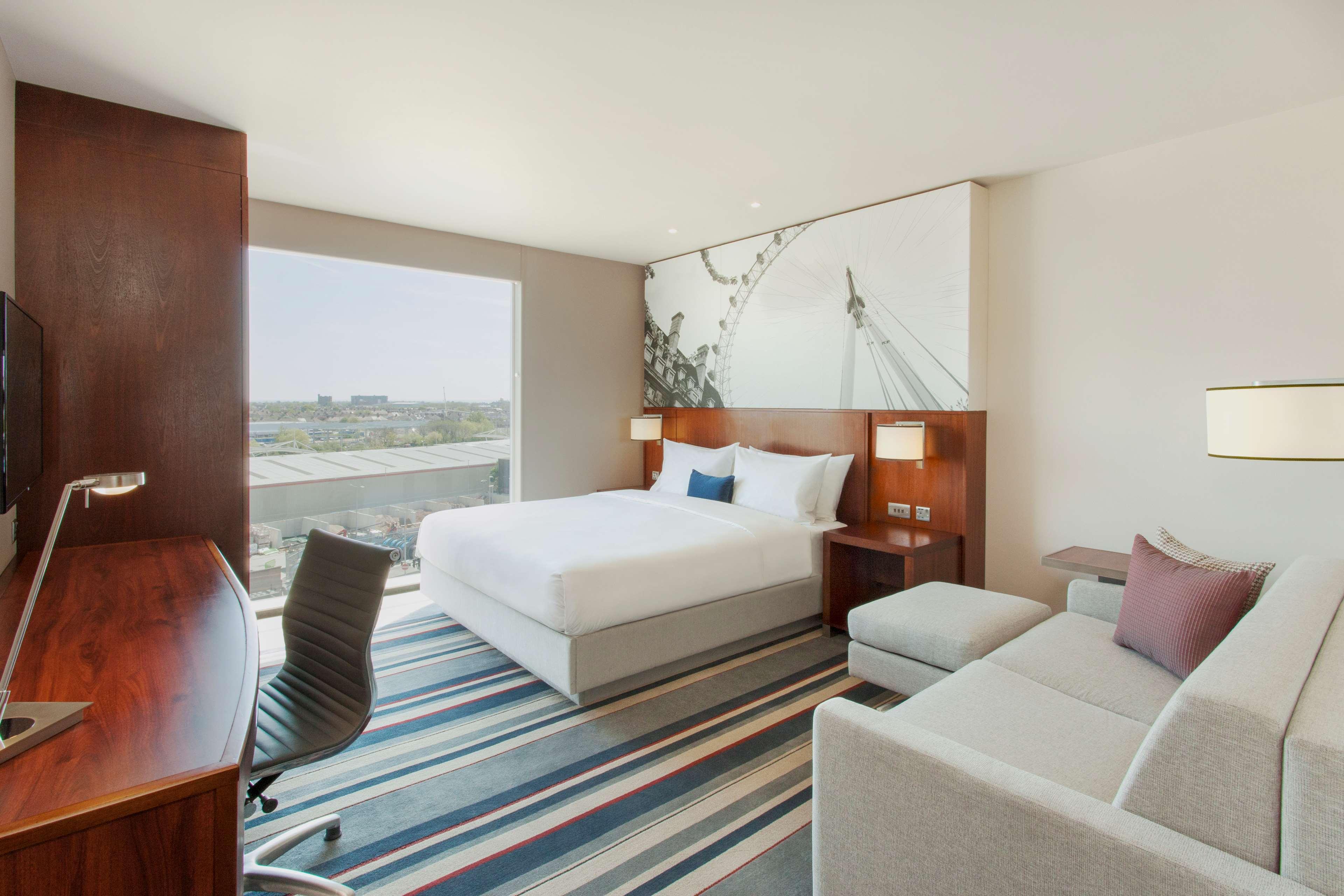 Hyatt Place West London Hayes ヒースロー エクステリア 写真