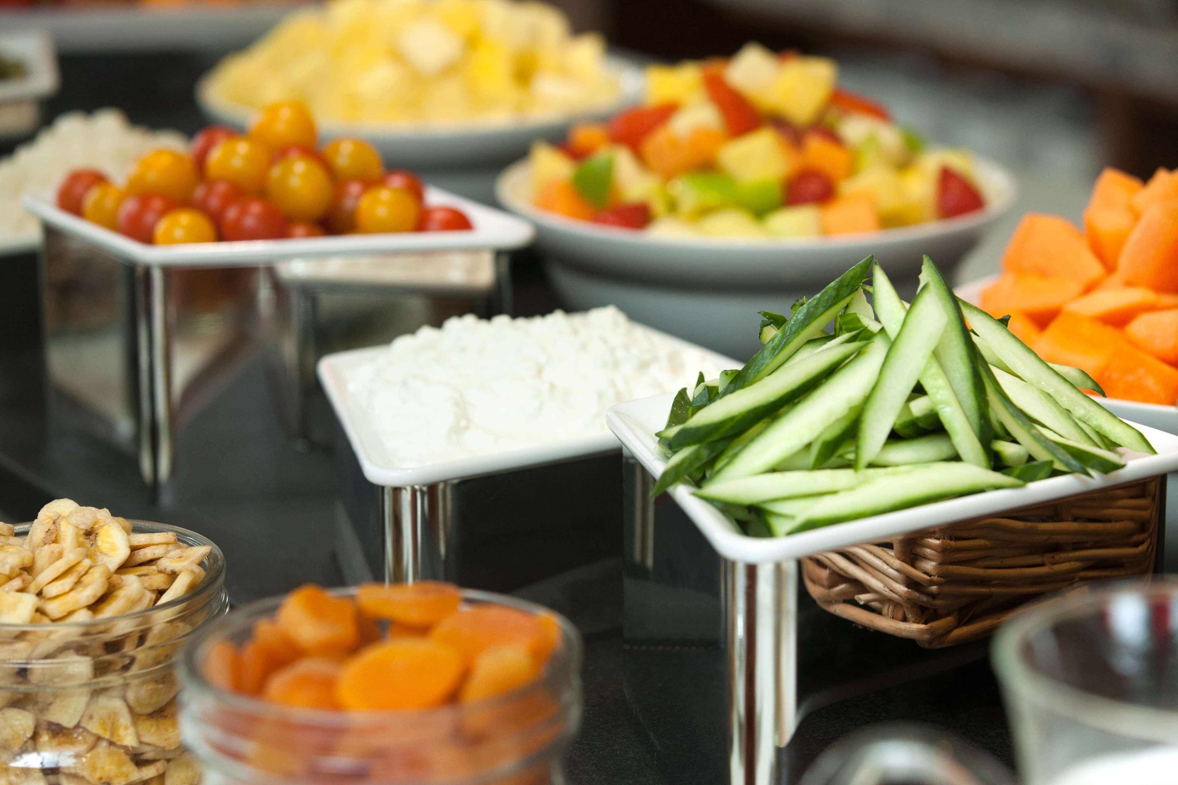 Hyatt Place West London Hayes ヒースロー エクステリア 写真