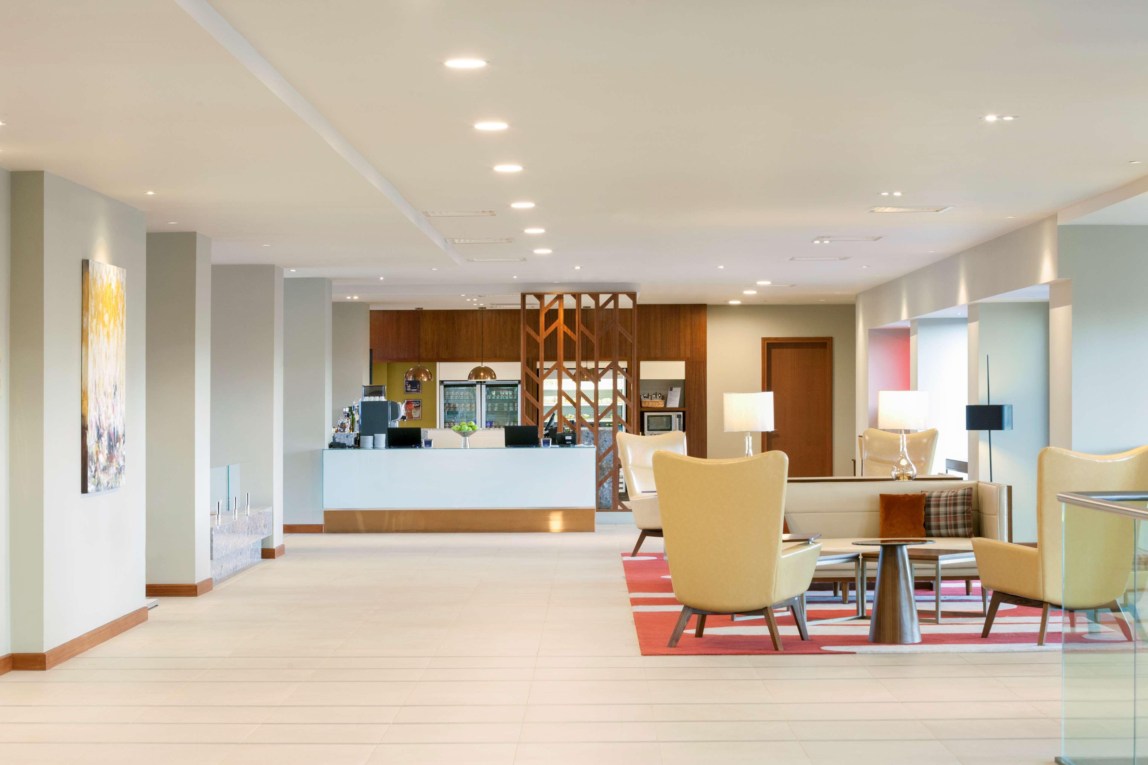 Hyatt Place West London Hayes ヒースロー エクステリア 写真
