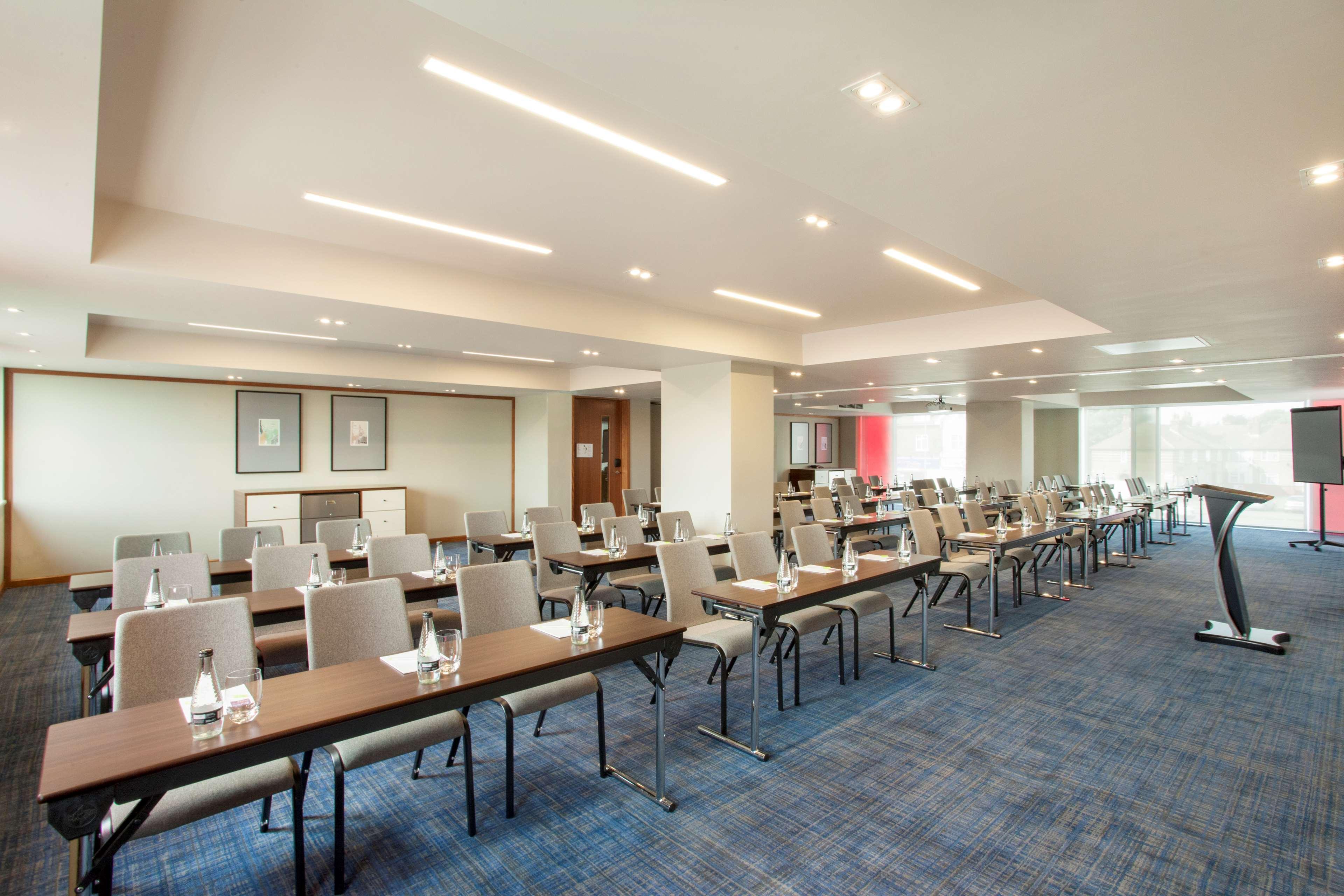 Hyatt Place West London Hayes ヒースロー エクステリア 写真